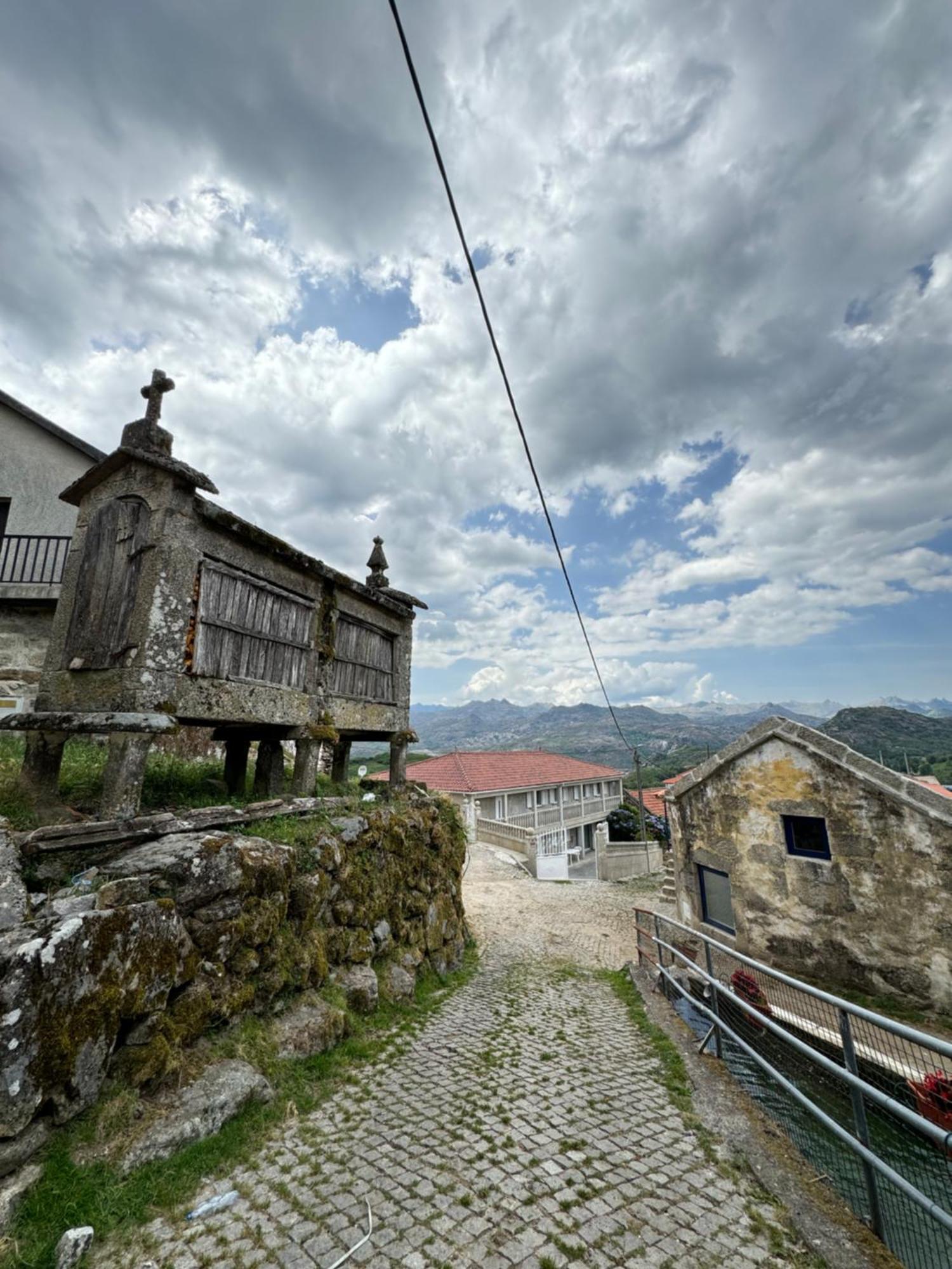 Estrela Do Geres - Casa Fernandes Bed & Breakfast Outeiro  Bagian luar foto