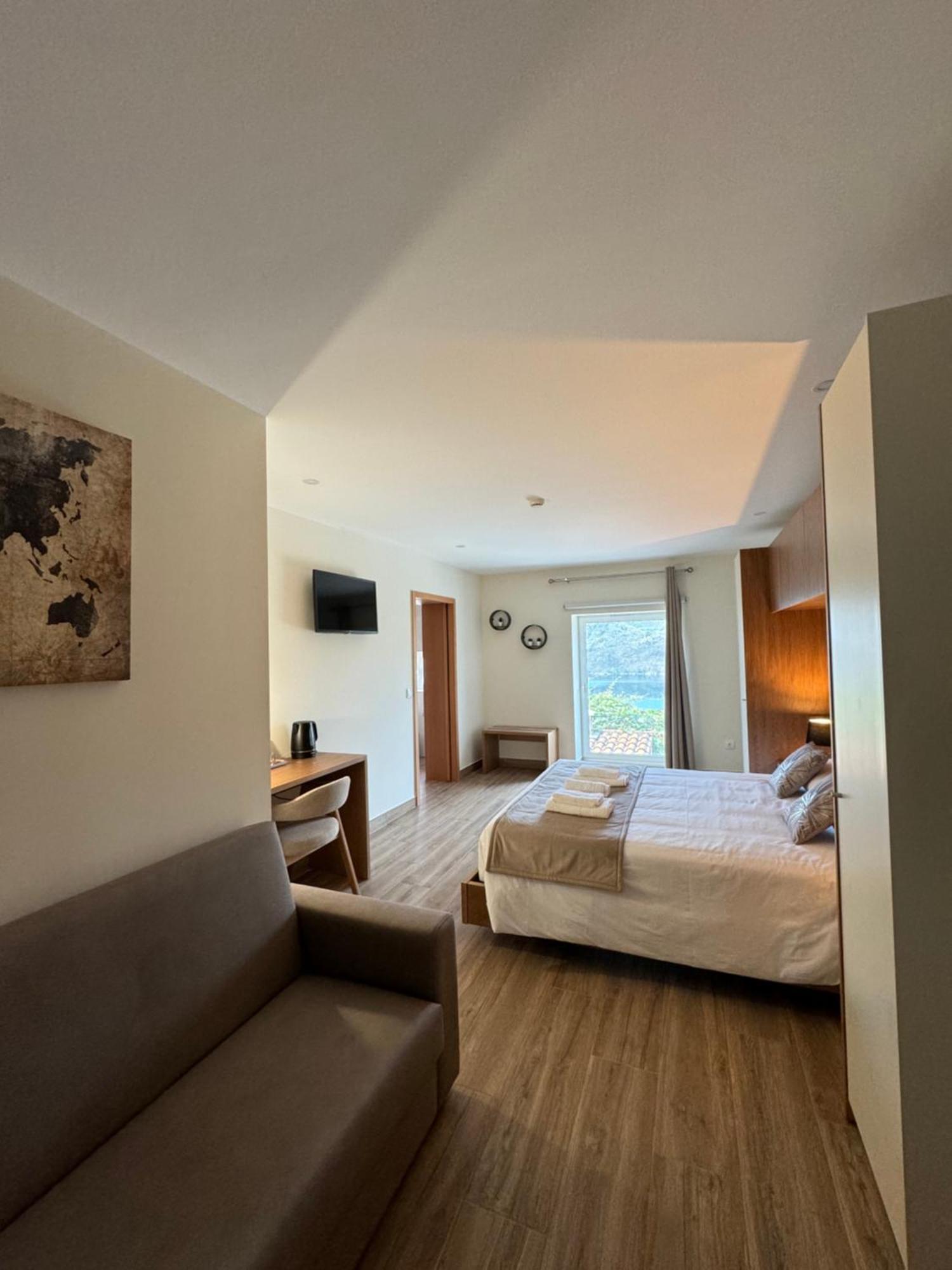Estrela Do Geres - Casa Fernandes Bed & Breakfast Outeiro  Bagian luar foto